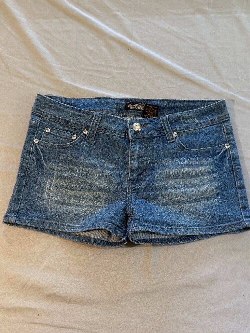 LA Jeans Junior's Low Rise Jean Shorts Rhinestone Accents 9 New with Tags Flawed